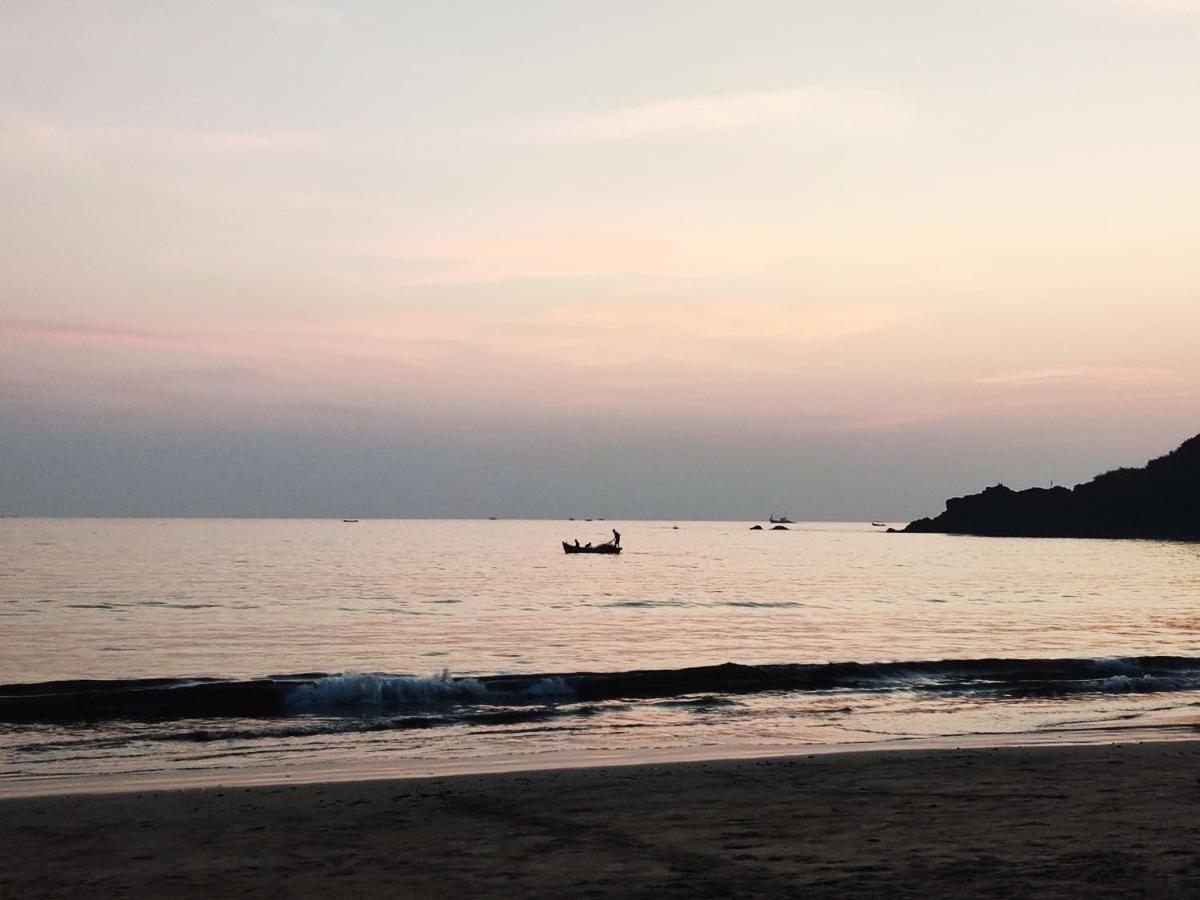Casa Fiesta Sea Front Beach Huts Patnem Beach Exterior photo